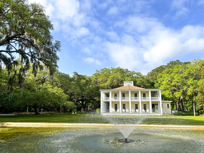 Eden Gardens Fountain & Mansion